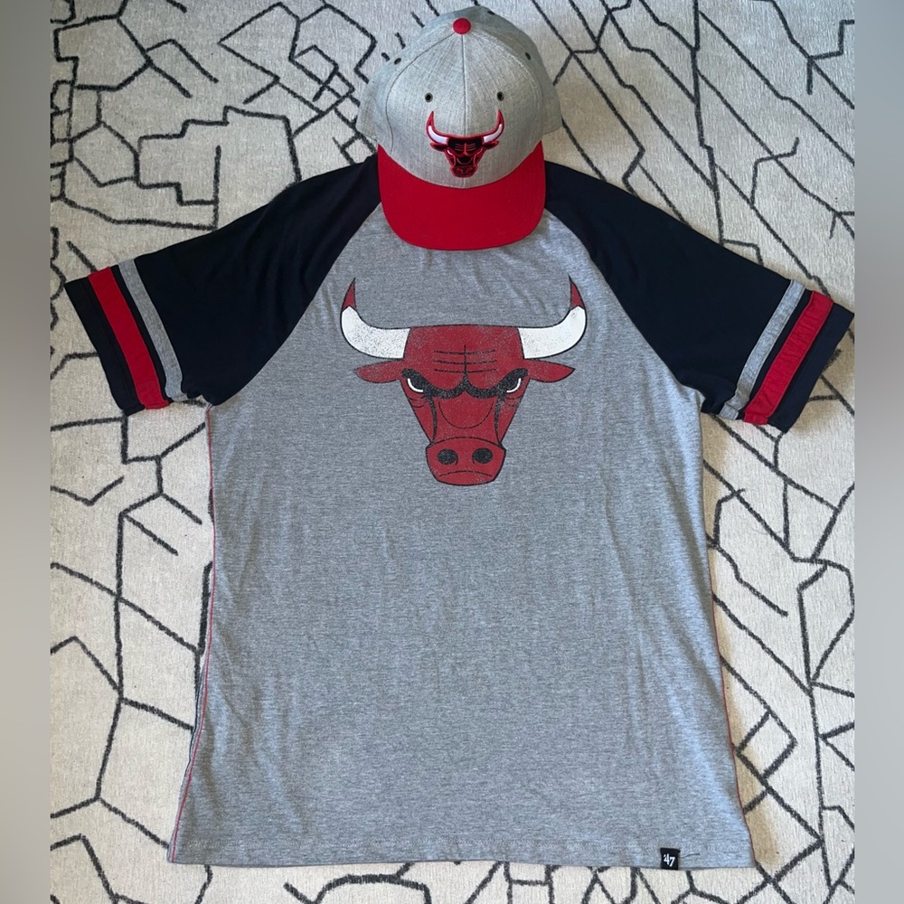 Chicago Bulls Shirt & Mitchell & Ness Hat